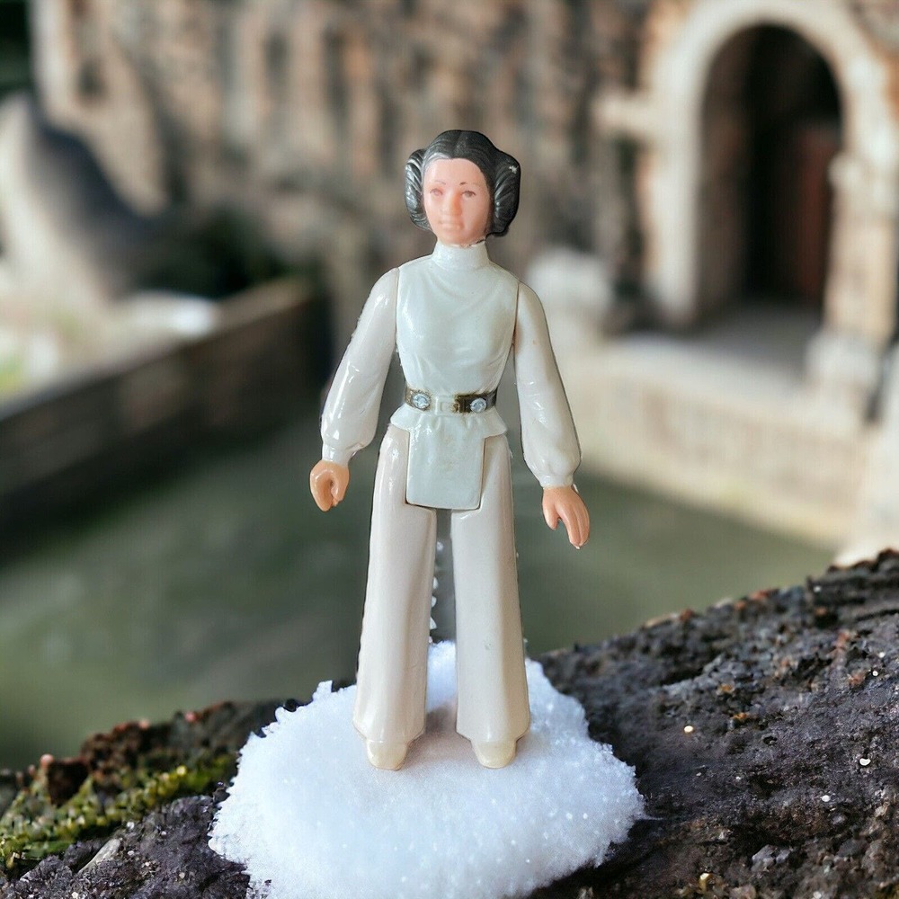 Vintage 1977 Stars Wars Princess Leia White Outfit Hair Buns Hong Kong 3.5”